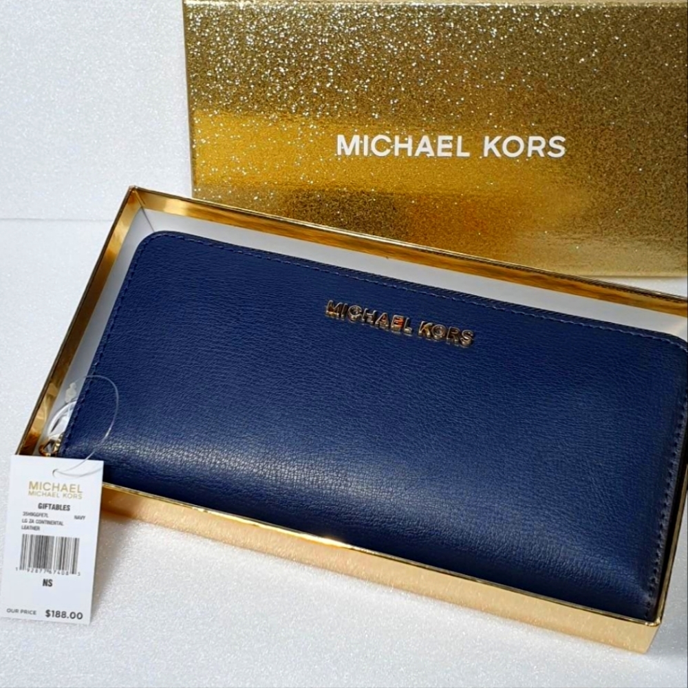 BNWT Michael Kors Large ZA leather wallet Navy